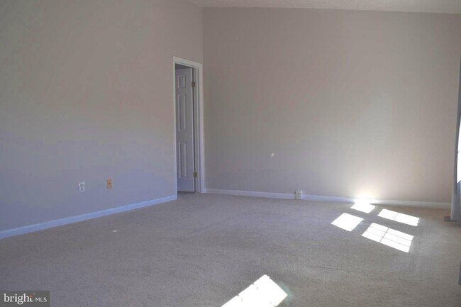 Building Photo - 1549 Autumn Ridge Cir