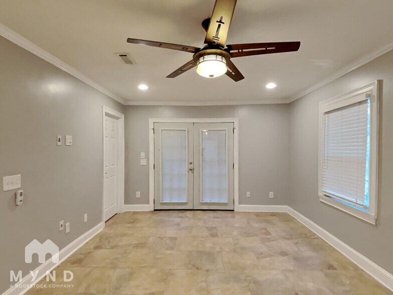 Building Photo - 1688 Knob Hill Ct NE