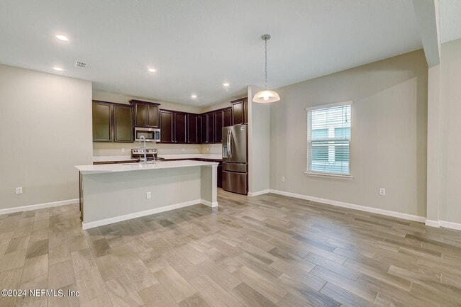 Building Photo - 15825 Stedman Lake Dr