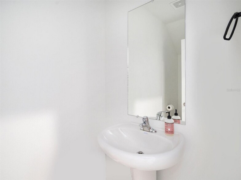 Building Photo - 2870 Silver Scallop Lp