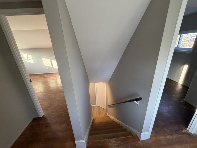 Building Photo - 4300 E 175th St