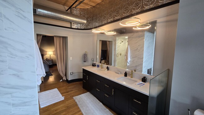 Building Photo - 602 S 9th St