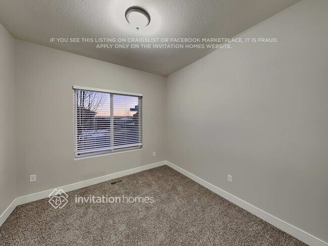 Building Photo - 583 Solano Dr