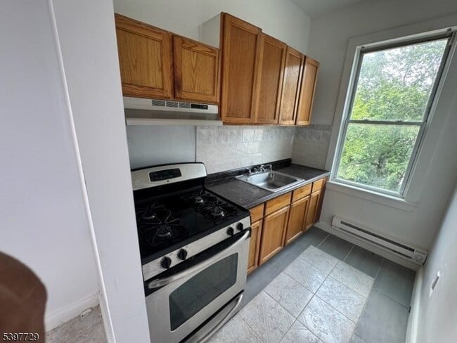 Building Photo - 475 Clinton Ave