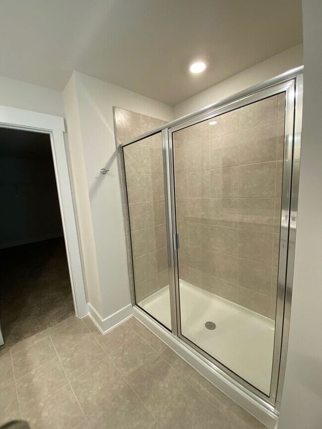 Building Photo - **Coming Soon! **Gorgeous and spacious!