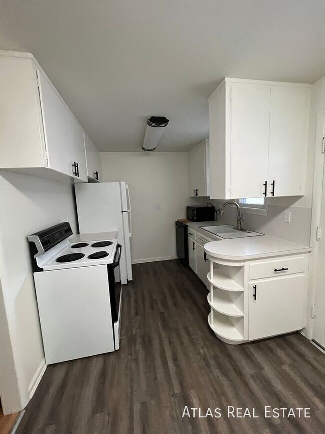 Building Photo - 5110 S Pearl St