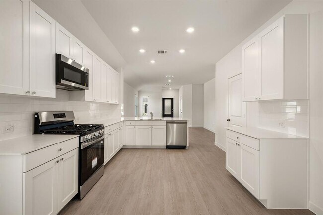 Building Photo - 1407 Hermosa Gdns