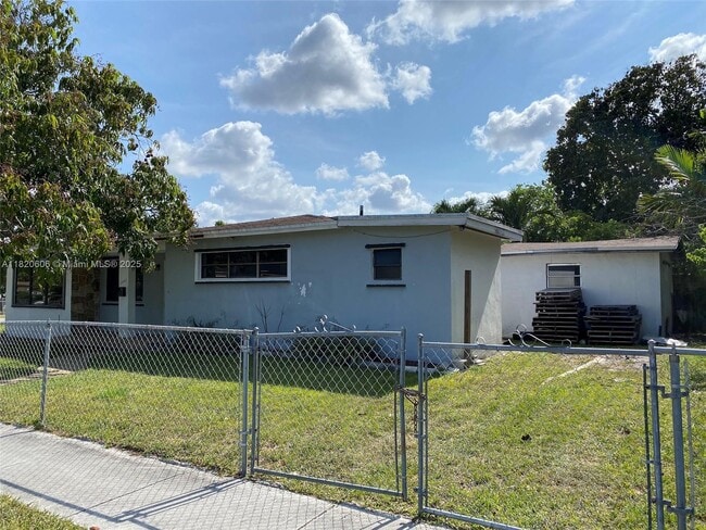 Building Photo - 15660 NE 15th Ave