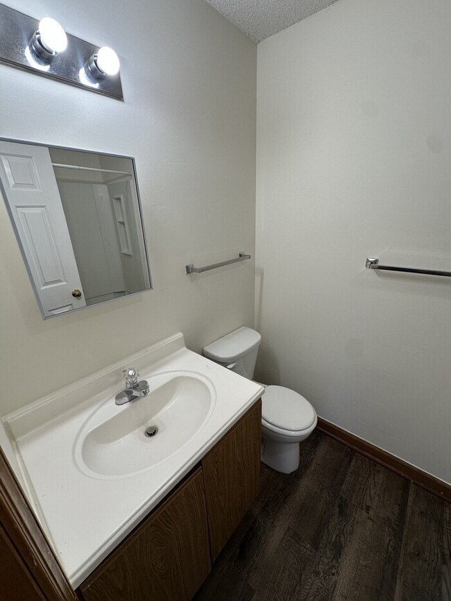 Building Photo - 3530 Ivy Commons Dr