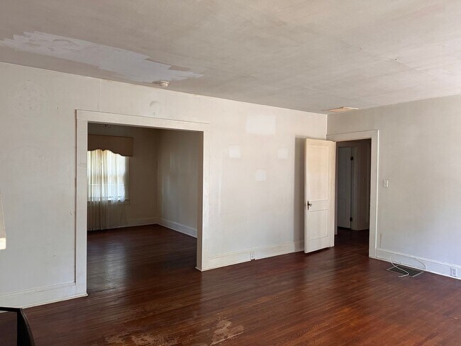 Building Photo - RENTAL HOME 2BD/1BTH