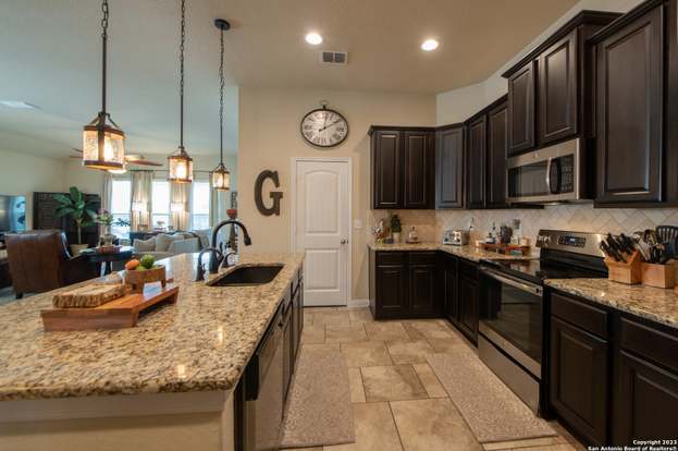 Building Photo - 5633 Briar Fld