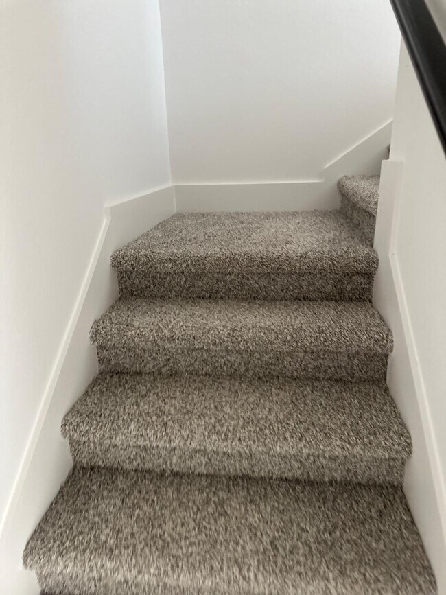 Building Photo - 8027 Marchese Dr