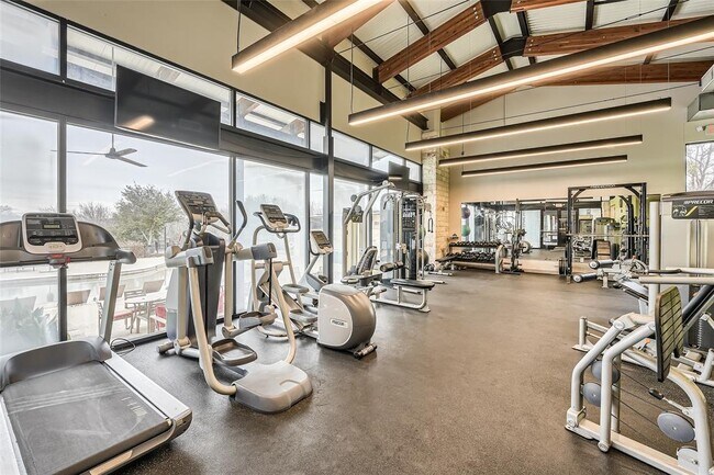 Building Photo - 17205 Adoro Dr