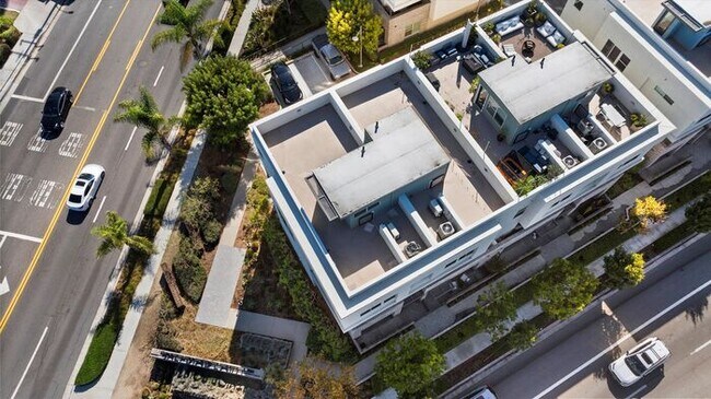 Building Photo - Superior Point