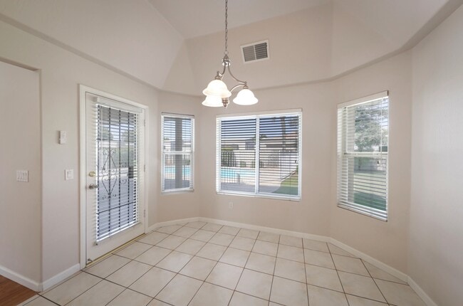 Building Photo - 4709 Laurel Springs Dr