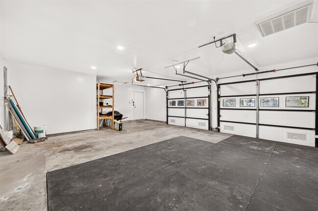 Building Photo - 2103 Winged Foot Dr