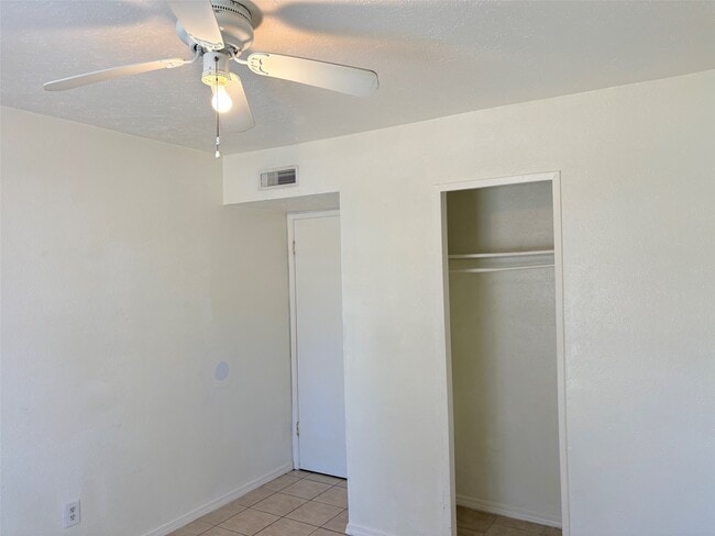 Building Photo - 24411 Beef Canyon Dr