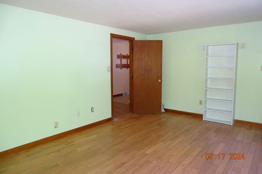 Building Photo - 410 Bald Hill Rd