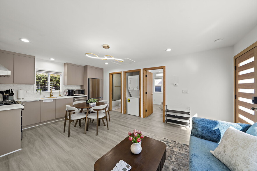 Building Photo - 5595 Heil Ave