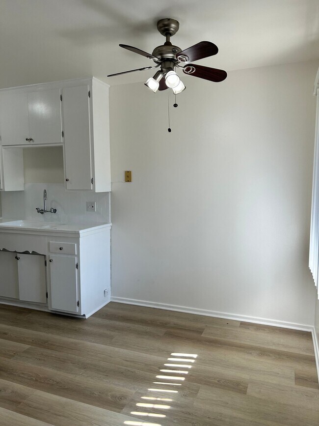 Building Photo - 516 Mar Vista Ave