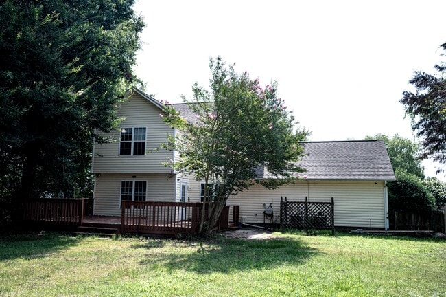 Building Photo - 222 Yearling Loop