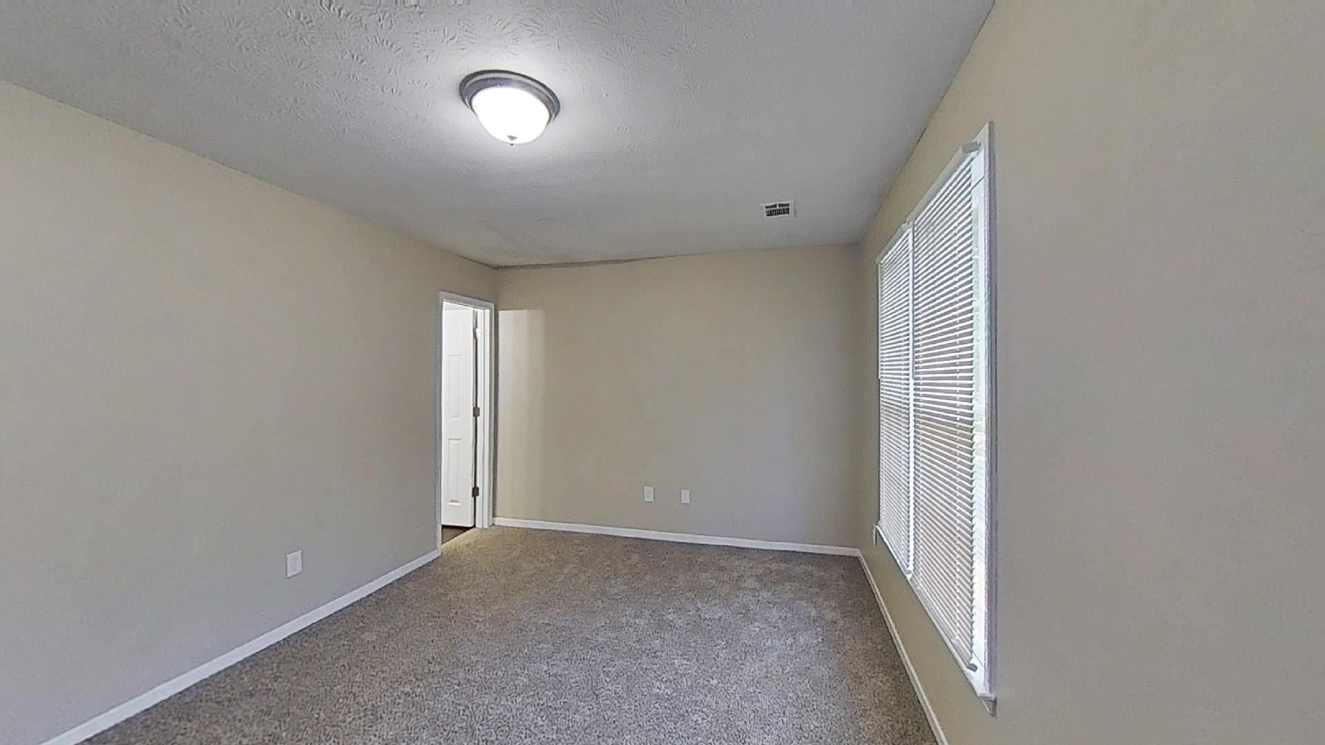 Building Photo - 717 Redland Dr
