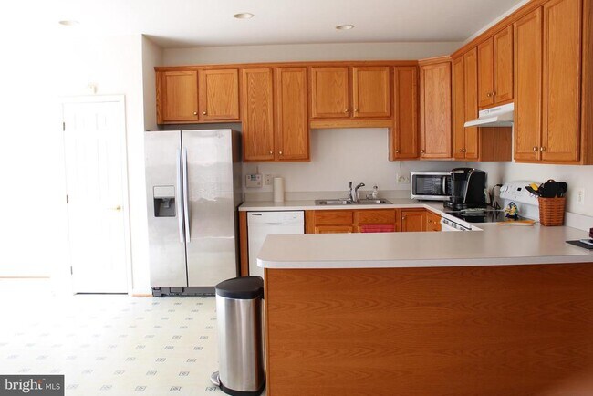 Building Photo - 7337 Oldham Leeds Way