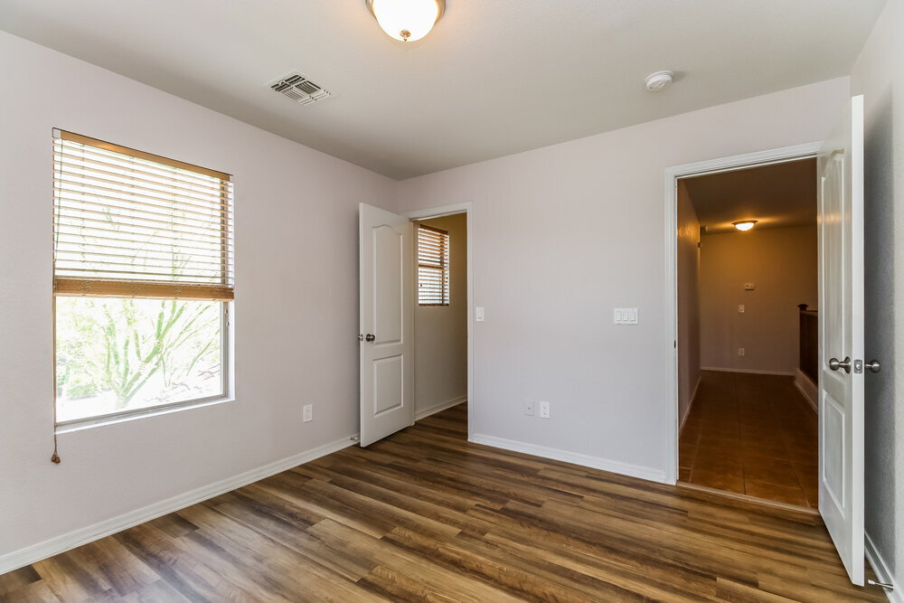 Building Photo - 526 E Milada Dr
