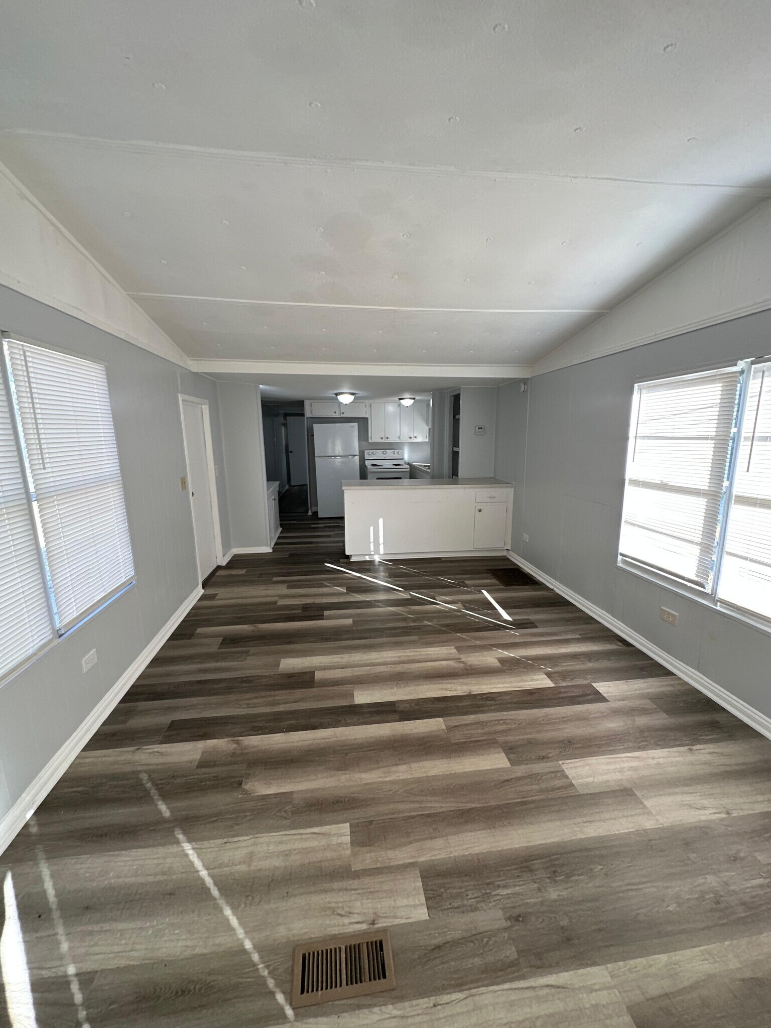 Building Photo - 7663 Bentwillow Dr