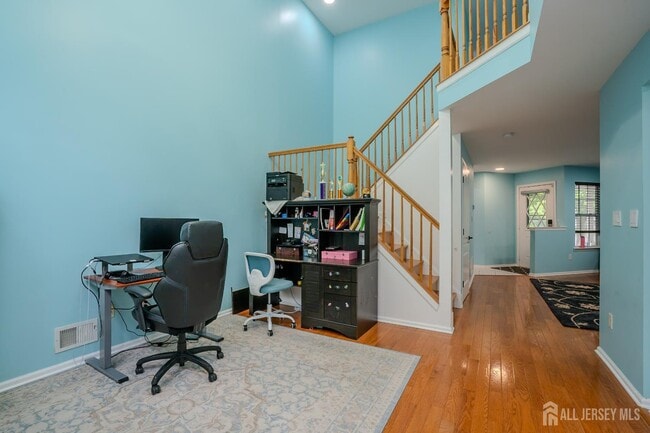 Building Photo - 141 Briarwood Dr