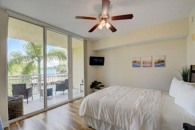 Building Photo - 350 N Federal Hwy