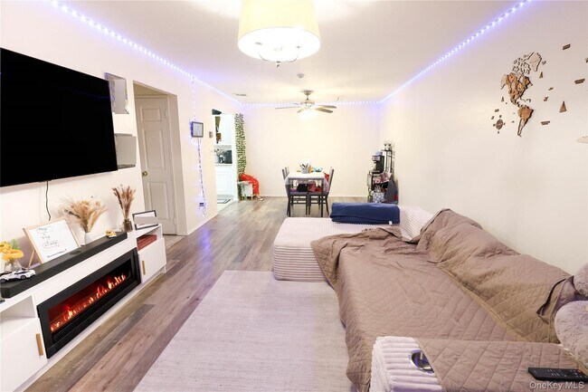 Building Photo - 3 Saratoga Ct