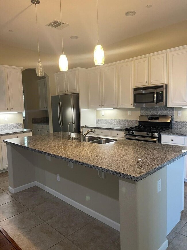 Building Photo - 15514 St Clement Way