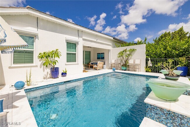 Building Photo - 9020 St Lucia Dr