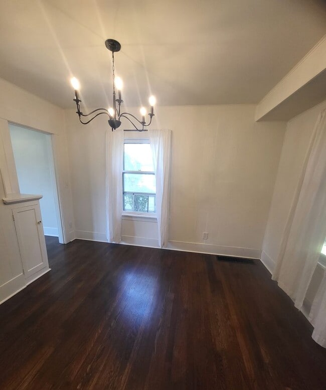 Building Photo - Khara, J - 1208 #B