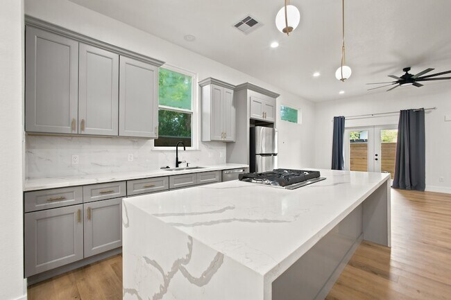 Building Photo - 4217 Hare St