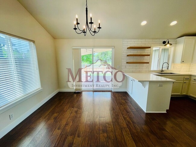 Building Photo - Beautiful 3 bedroom Santa Clara home