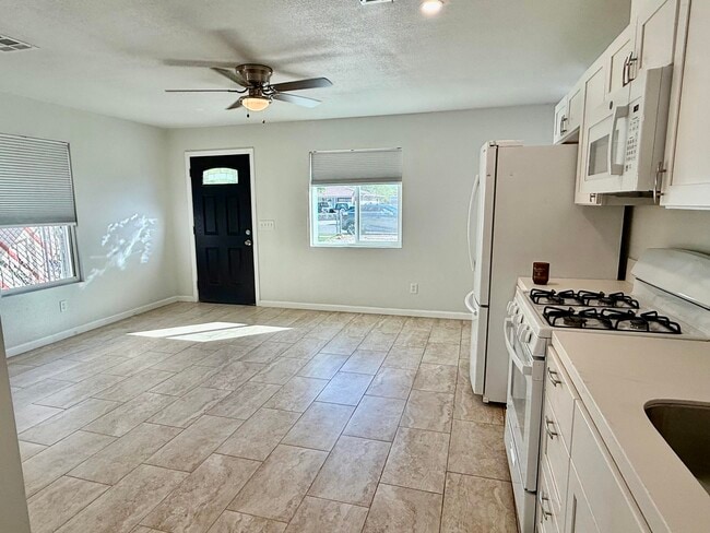 Building Photo - 52443 Tripoli Way