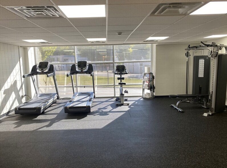 Building Photo - 2515 Burnet Ave