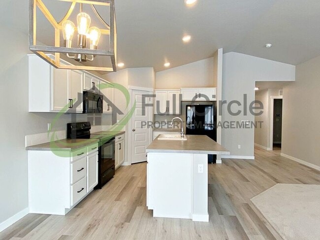 Building Photo - 5160 W Lesina St