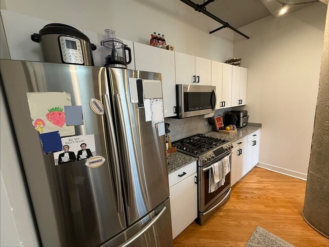 Building Photo - 411 W Ontario St