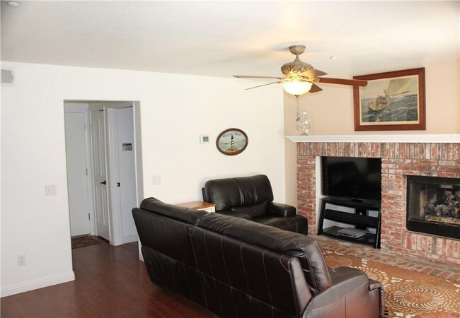 Building Photo - 15321 Daybreak Ln