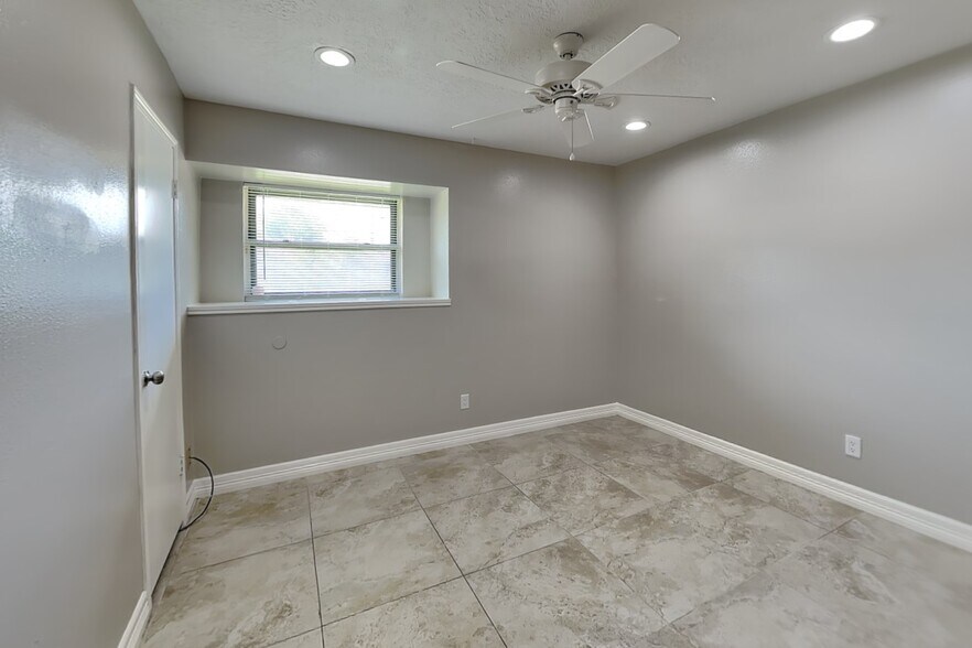 Building Photo - 10503 Kirkdale Dr