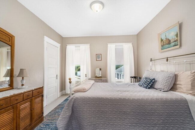 Building Photo - 427 Hamilton St