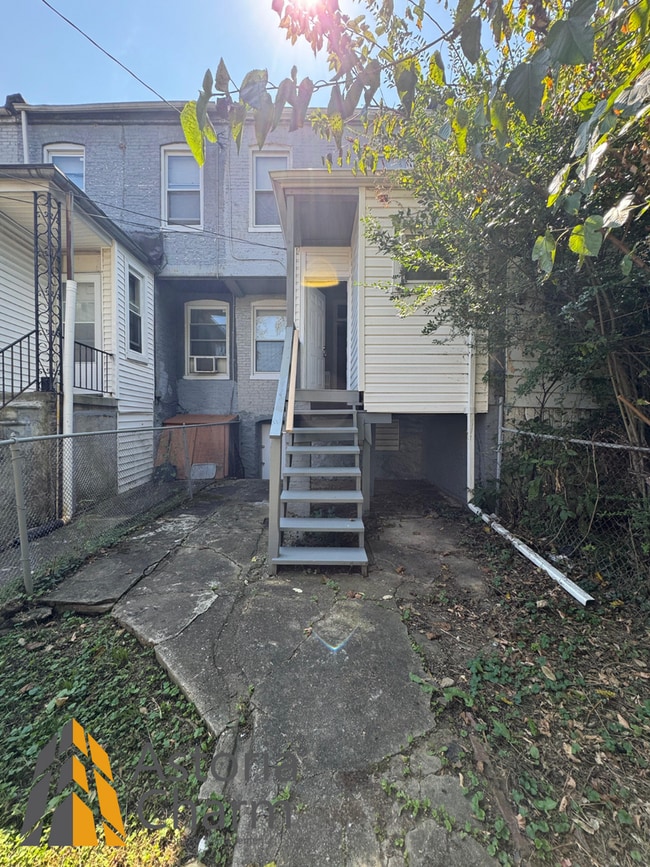 Building Photo - 2BD/1.5BA TOWNHOME IN BALTIMORE CITY