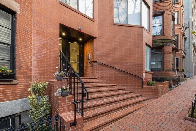 Building Photo - 32 Hancock St