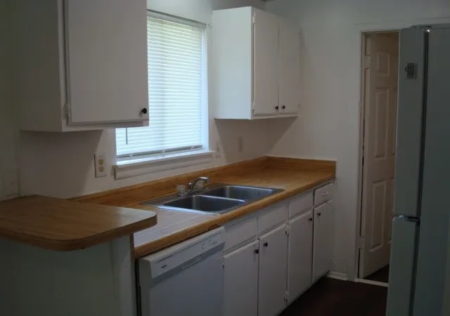 Building Photo - 4530 El Simpatico St