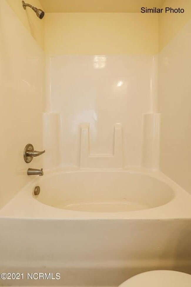 Building Photo - Townhome in Boyington W/GARAGE in Boyington Place!