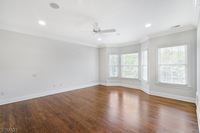 Building Photo - 12 Howland Terrace