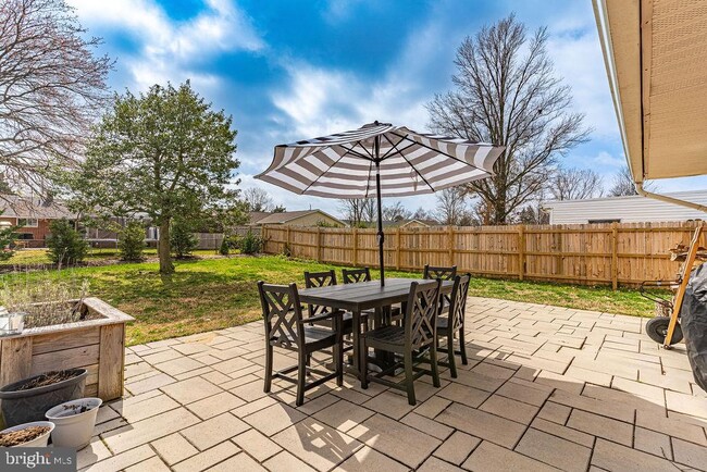 Building Photo - 4801 Apple Tree Dr
